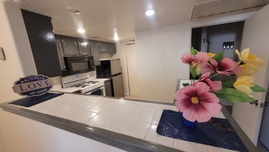 1830 N Pecos Rd in Las Vegas, NV - Building Photo - Building Photo
