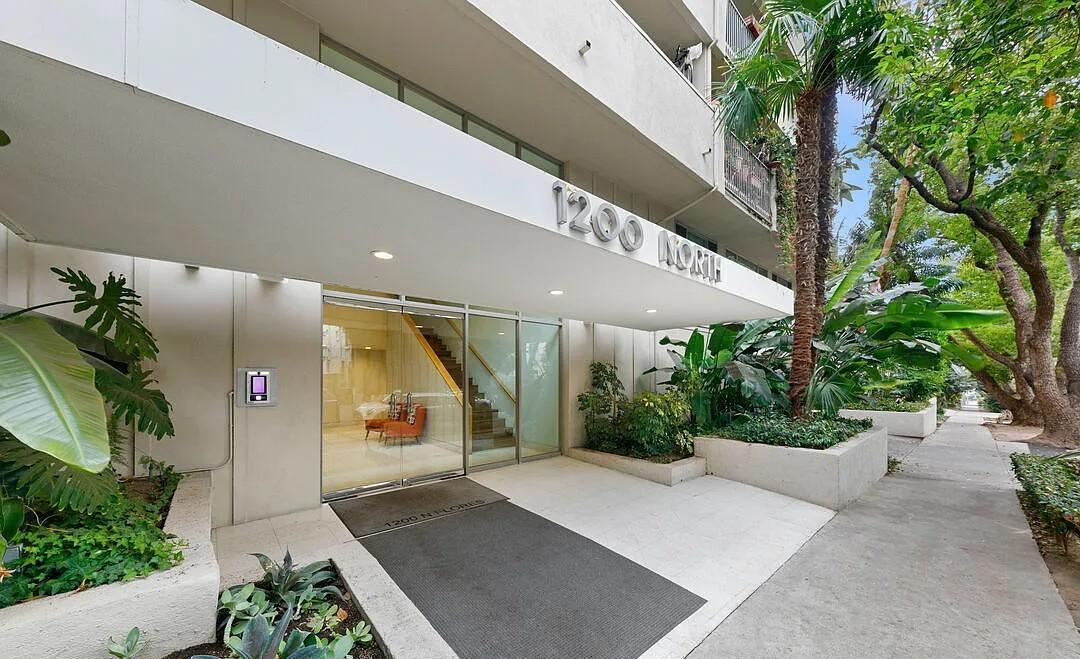 1200 Flores St in West Hollywood, CA - Foto de edificio