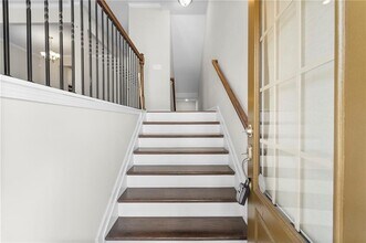 2460 Georgetown Ave in Atlanta, GA - Building Photo - Building Photo