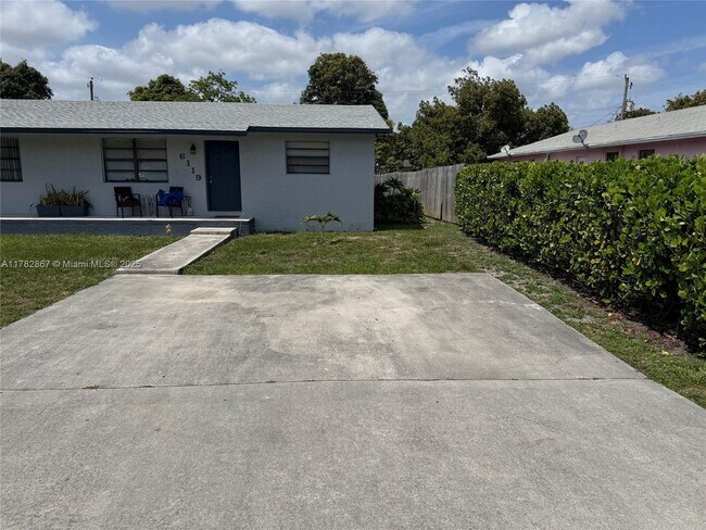 6119 SW 33rd St-Unit -6119 in Miramar, FL - Building Photo - Building Photo