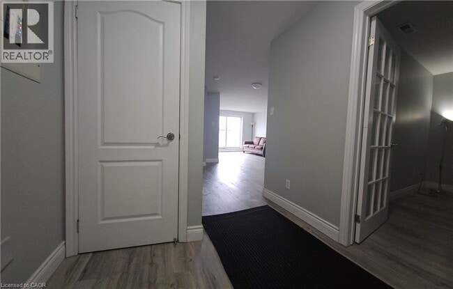135 James St S in Hamilton, ON - Building Photo - Building Photo