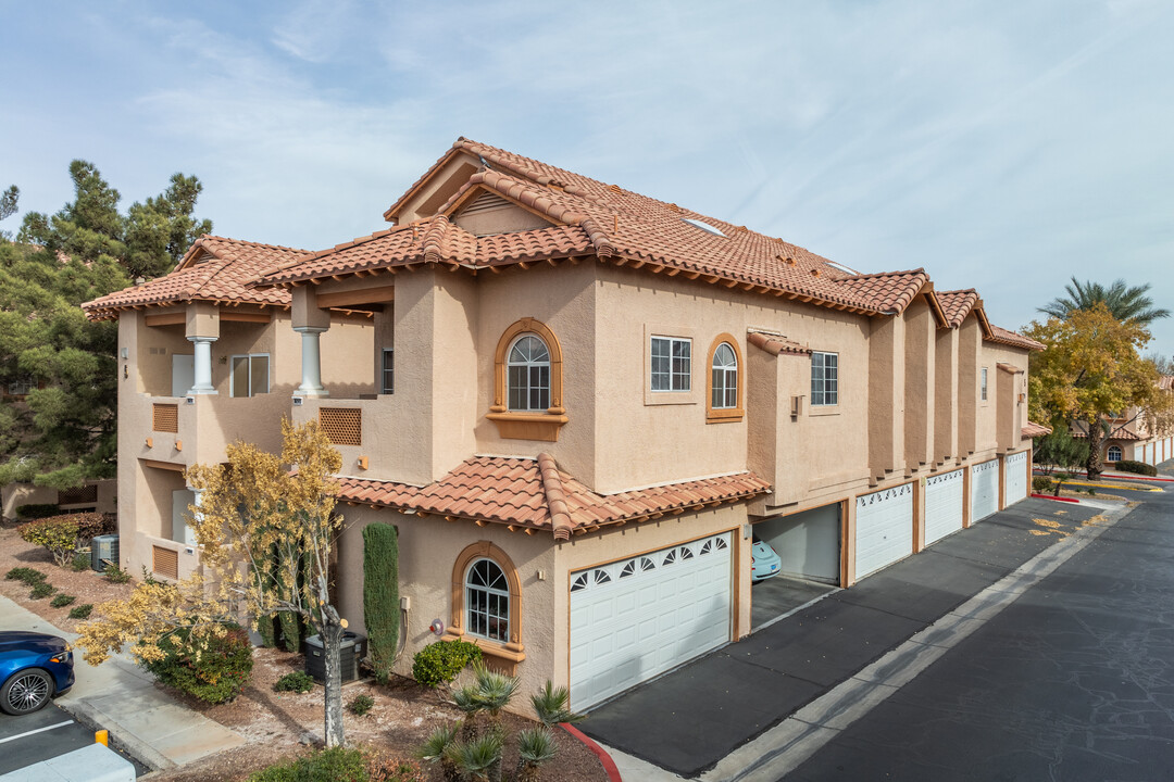 Scottsdale Valley in Henderson, NV - Building Photo