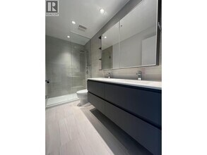 6808 Minoru Blvd in Richmond, BC - Building Photo - Building Photo