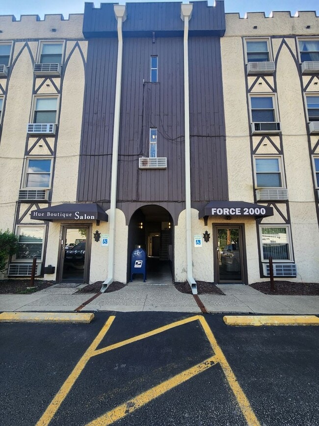 property at 4012 Dupont Cir