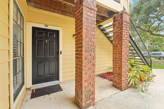 8724 Mallard Reserve Dr in Tampa, FL - Building Photo - Building Photo