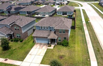 24702 Crimson Pine Dr in Huffman, TX - Building Photo - Building Photo