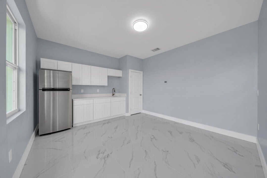 104 Harry Ave S in Lehigh Acres, FL - Building Photo