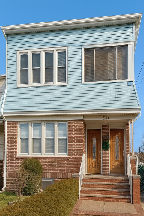 544 Joralemon St, Unit 2 in Belleville, NJ - Foto de edificio