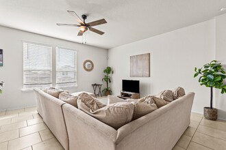 10368 Braunig in San Antonio, TX - Building Photo - Building Photo