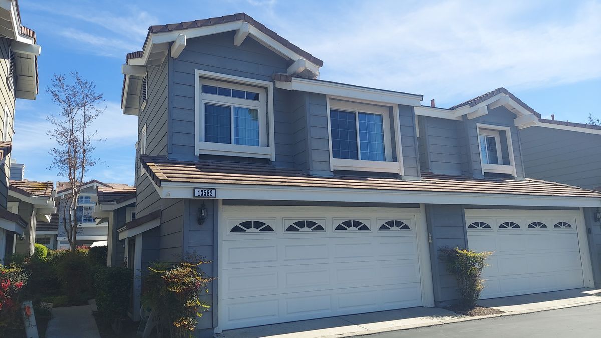 13582 Sweetshade Way in Tustin, CA - Foto de edificio