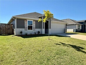 1317 Chavis St in Gentry, AR - Building Photo - Building Photo