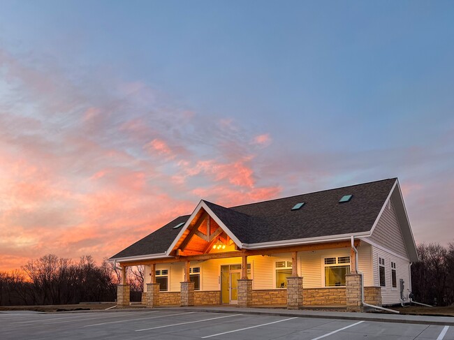 The Hunt Club in Tiffin, IA - Foto de edificio - Building Photo