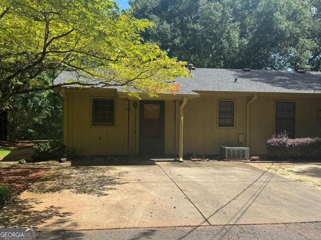 property at 625 Epps Bridge Pkwy