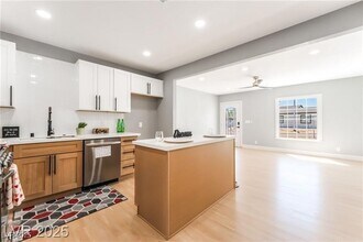 915 Melrose Dr in Las Vegas, NV - Building Photo - Building Photo