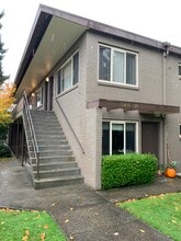 Burkewood (5409) in Seattle, WA - Building Photo - Building Photo