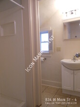 834 W Main St in Kalamazoo, MI - Building Photo - Building Photo
