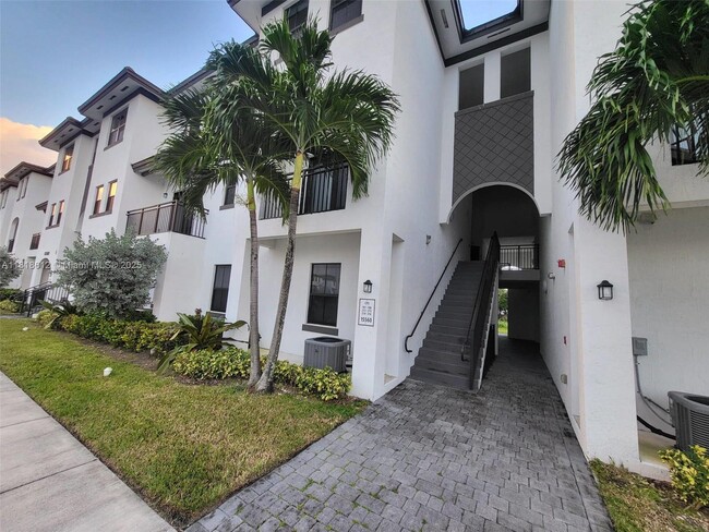 15560 SW 136th St in Miami, FL - Building Photo - Building Photo