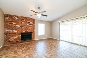 12818 S Pai St in Phoenix, AZ - Foto de edificio - Building Photo