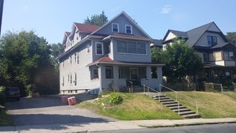 66 Belmont Ave in Springfield, MA - Building Photo