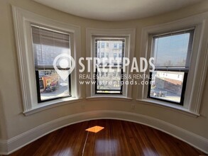 885 Massachusetts Ave in Cambridge, MA - Building Photo - Building Photo