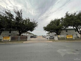 10 J N St in McAllen, TX - Building Photo
