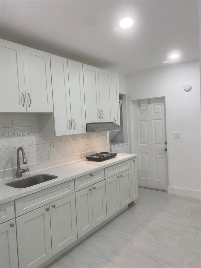 1740 NW 87th Ave in Pembroke Pines, FL - Building Photo - Building Photo