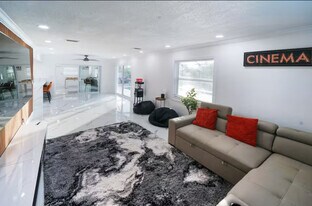 651 NW 42nd Ave in Coconut Creek, FL - Building Photo