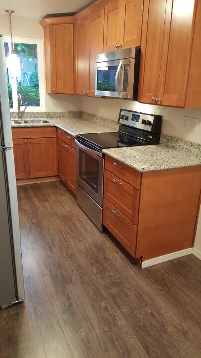 1461 Rainier Ct in Fircrest, WA - Building Photo