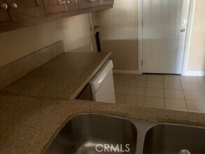 15530 Hesperia Rd in Victorville, CA - Foto de edificio - Building Photo