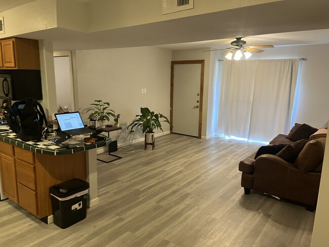 property at 904 University Oaks Blvd