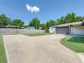 1718 Crescent Dr in Sherman, TX - Building Photo - Building Photo