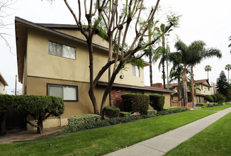 Briar Crest in Garden Grove, CA - Building Photo - Building Photo