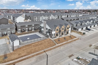 Birchwood Grove in Davenport, IA - Foto de edificio - Building Photo