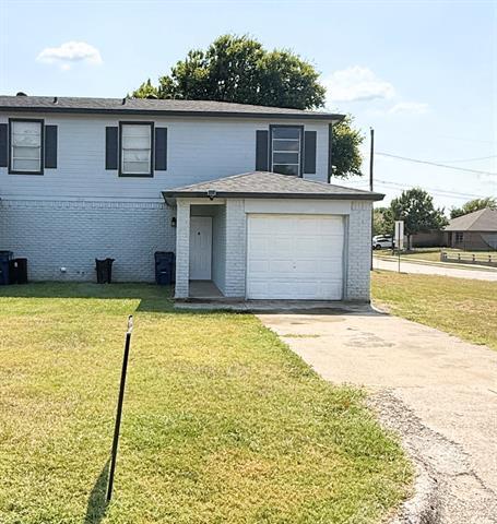 1025 NW Summercrest Blvd in Burleson, TX - Building Photo
