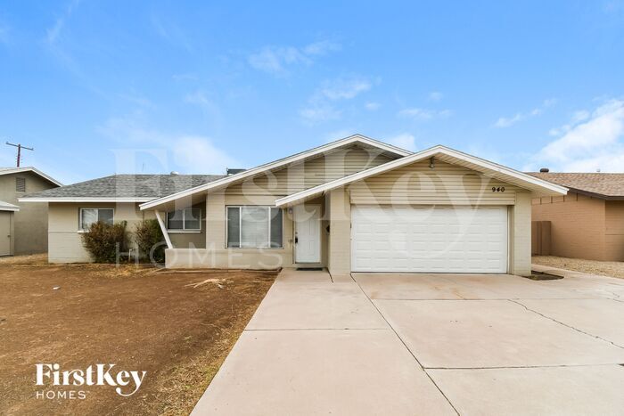 940 E Loma Vista Dr in Tempe, AZ - Foto de edificio