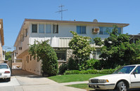 834 S Holt Ave in Los Angeles, CA - Foto de edificio - Building Photo