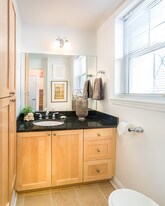 102 Independence Dr, Unit I-102 in Brookline, MA - Building Photo