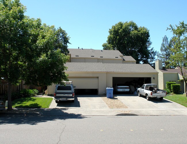 2920 Tachevah Dr in Santa Rosa, CA - Building Photo - Building Photo