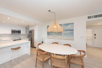 181 Crandon Blvd in Key Biscayne, FL - Building Photo - Building Photo