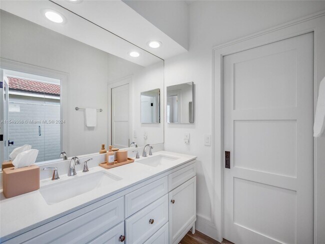 property at 20 Windward Isle