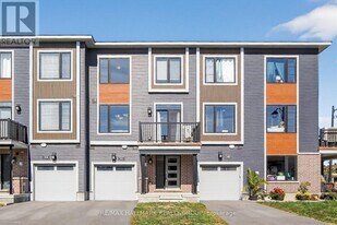 342 Raheen Ct in Ottawa, ON - Building Photo