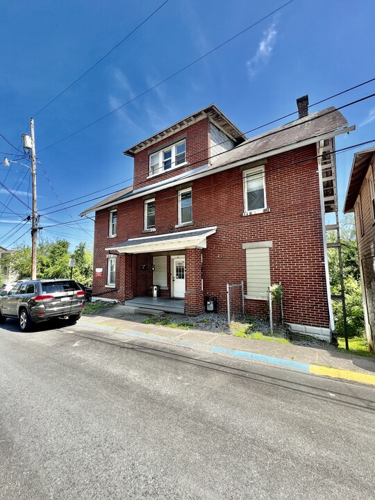 145 Lorentz St in Morgantown, WV - Building Photo