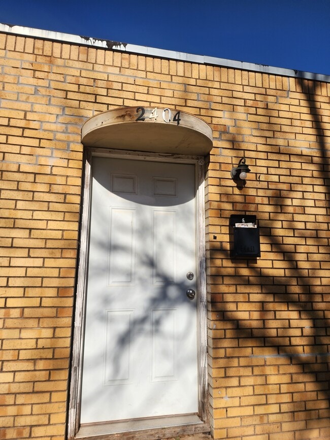 property at 2404 E Randolph Ave