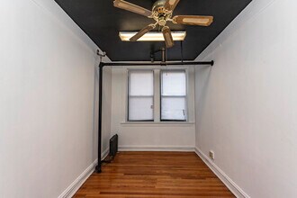 5704 S Harper Ave, Unit 101 in Chicago, IL - Building Photo - Building Photo