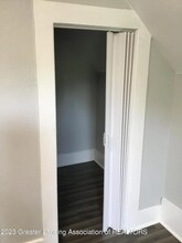 1037 E Oakland Ave in Lansing, MI - Building Photo - Building Photo