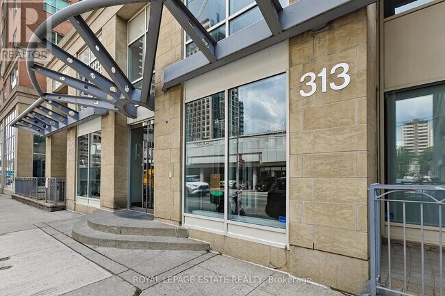 property at 313-313 Richmond St E