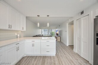 1417 Chesapeake Ave in Naples, FL - Building Photo - Building Photo