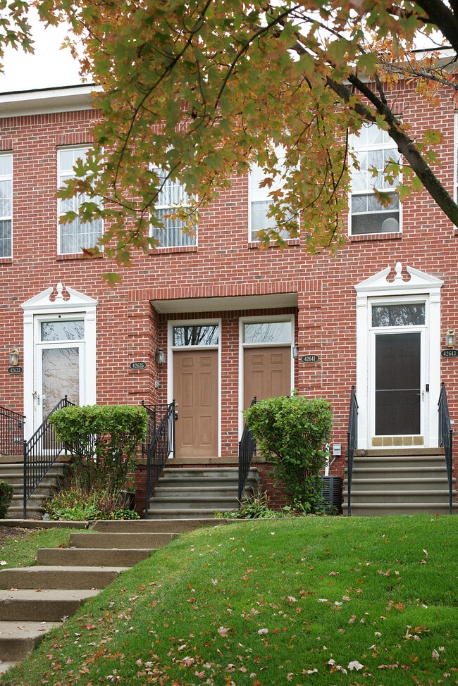 42635 Park Cresent Dr in Sterling Heights, MI - Building Photo - Building Photo