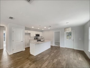 203 Clayton Rd in Auburndale, FL - Foto de edificio - Building Photo