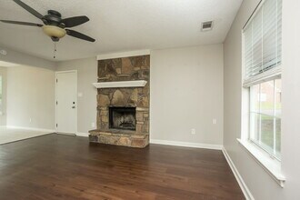 1271 Breezy Gate Dr in Cordova, TN - Building Photo - Building Photo
